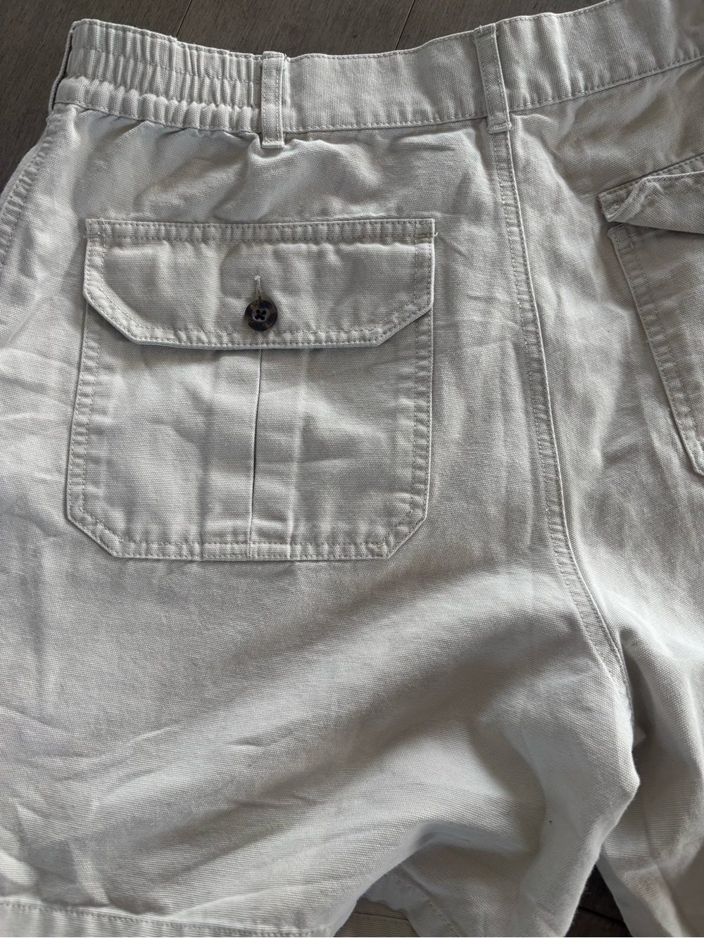 Light Cream Men's Cargo Shorts with Utility Pockets - Picture 10 of 10